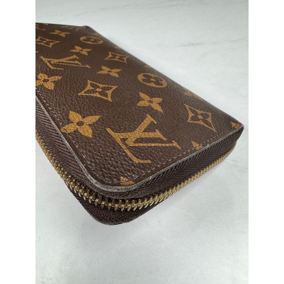 Louis Vuitton Monogram Canvas Evasion Illustre Zippy Wallet - Picture 8 of 12